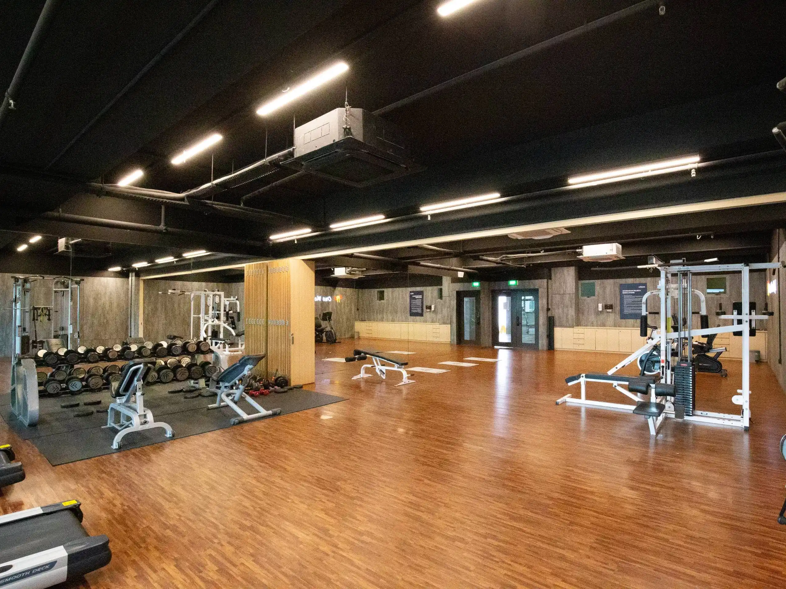Common Area?w=400&h=260&fit=crop&q=40&auto=format&trim=auto