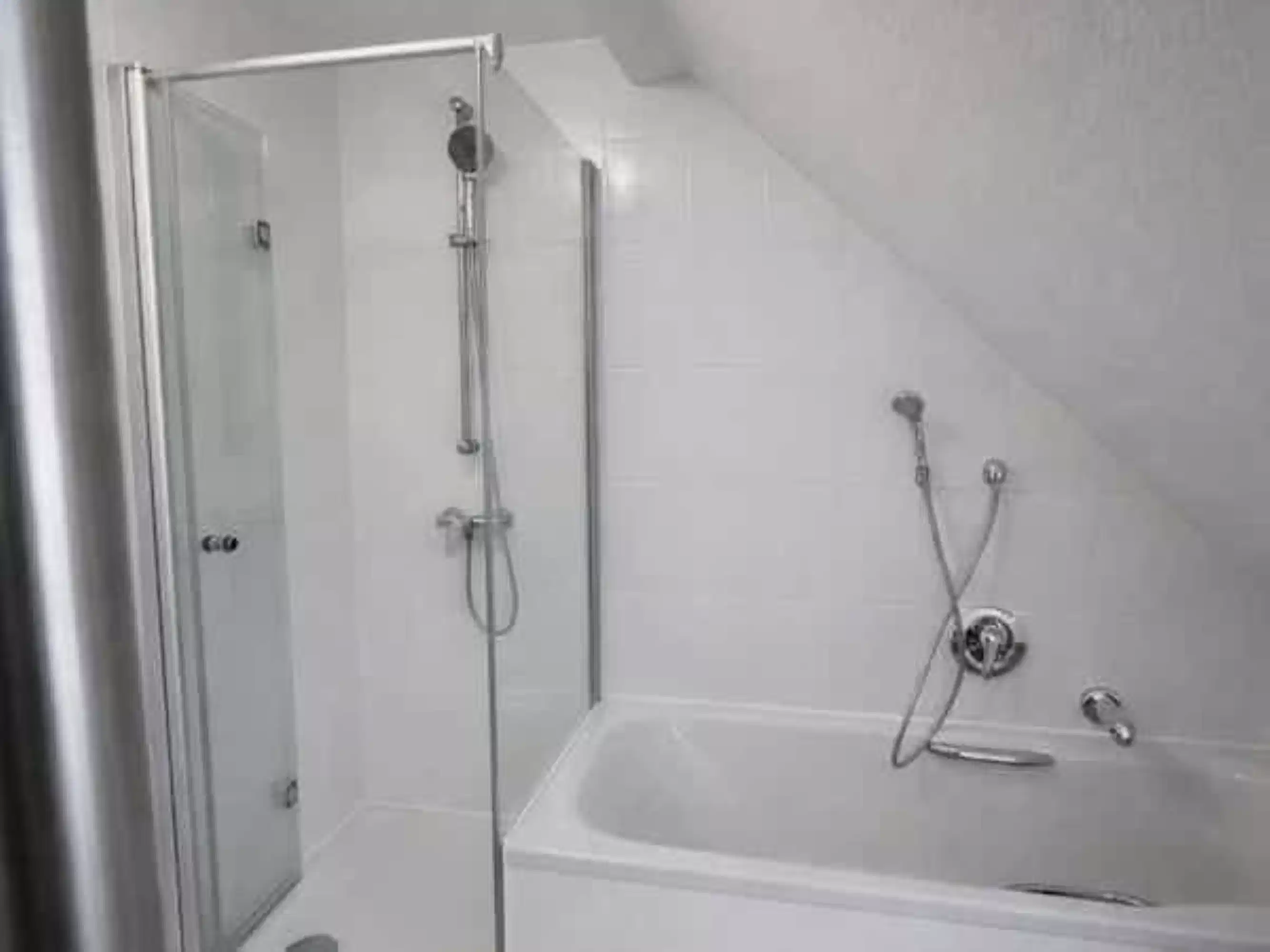 Wolfratshauser Str. 247, 1. OG (Unit 122/04), Munich - Munich, Germany - Room in A 6 Bedroom 2 Bathroom  - Bathroom