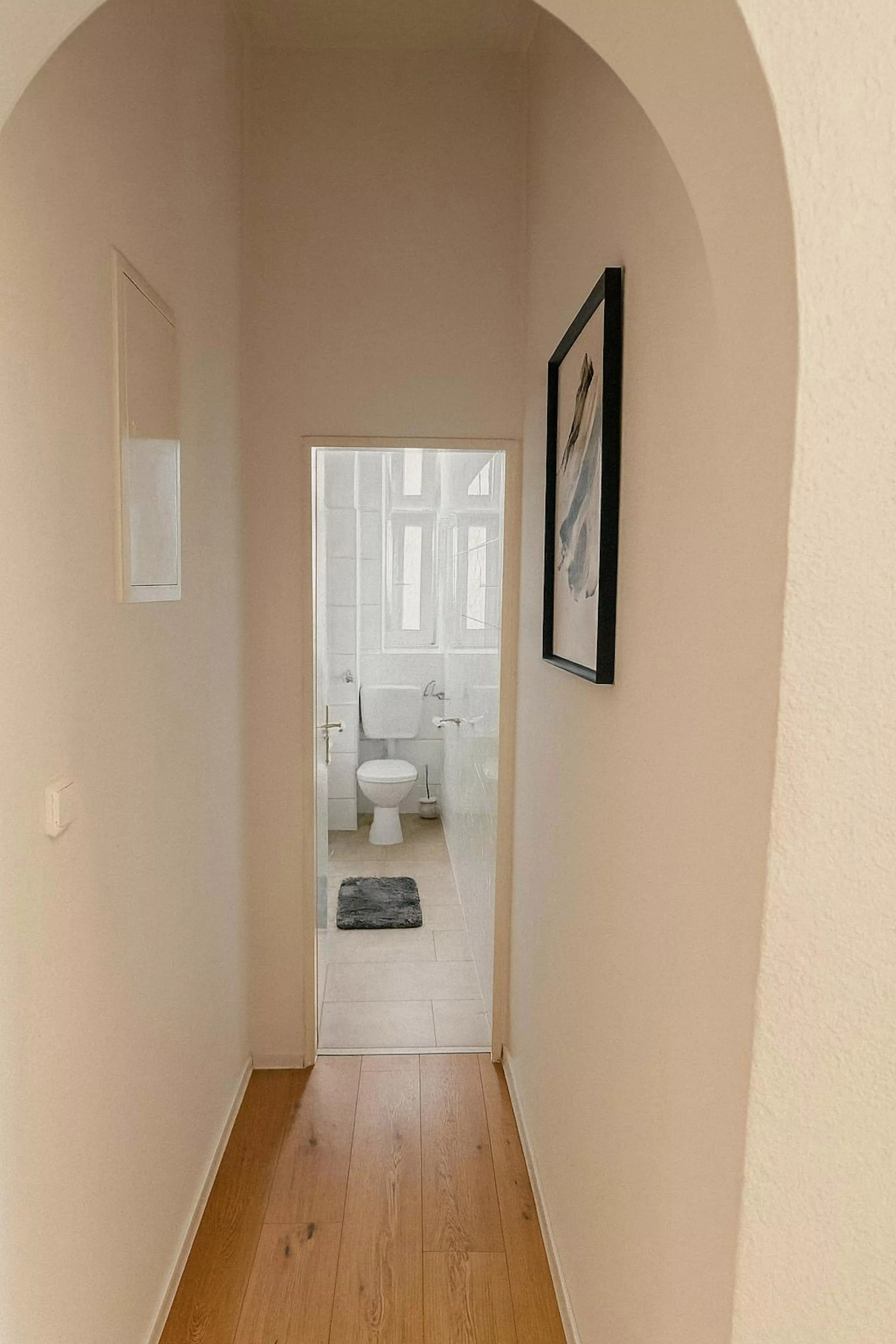 Hirschgartenallee 20, 1. OG Rechts (Unit 257/06), Munich - Munich, Germany - Room in A 6 Bedroom 3 Bathroom - Bathroom