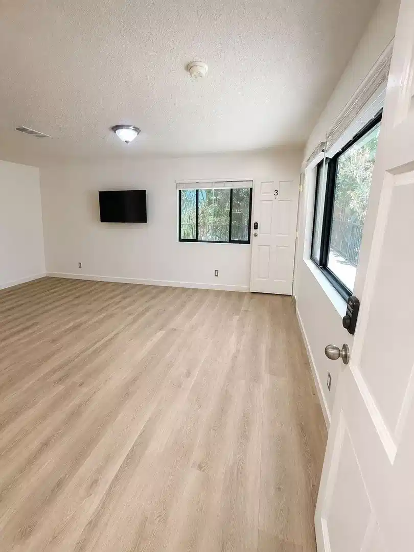 Amenities?w=400&h=260&fit=crop&q=40&auto=format&trim=auto