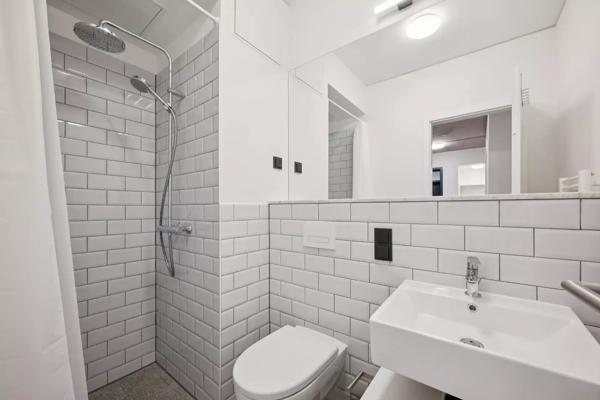 Amenities?w=400&h=260&fit=crop&q=40&auto=format&trim=auto