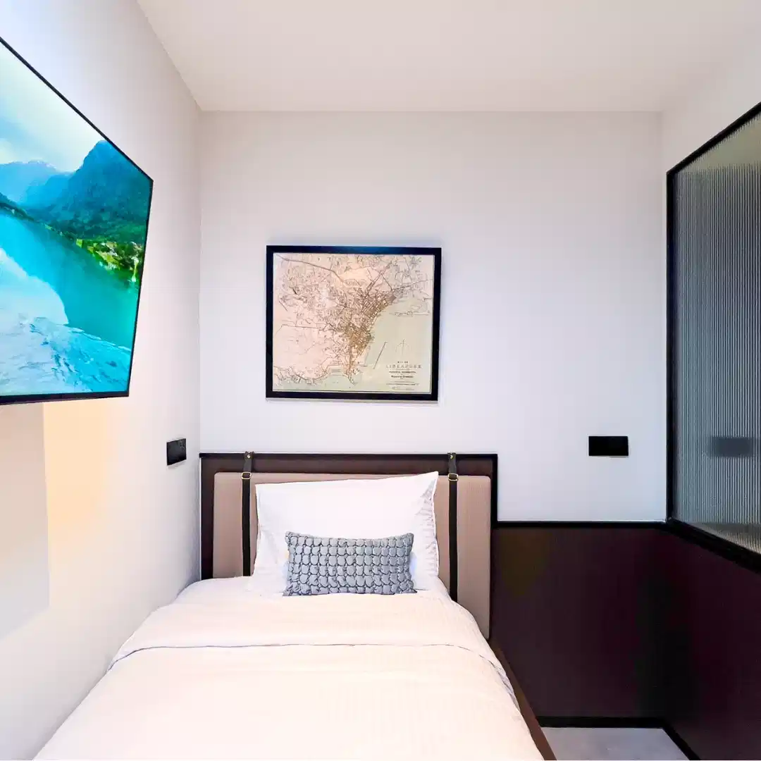 Standard Queen - Bedroom?w=400&h=260&fit=crop&q=40&auto=format&trim=auto