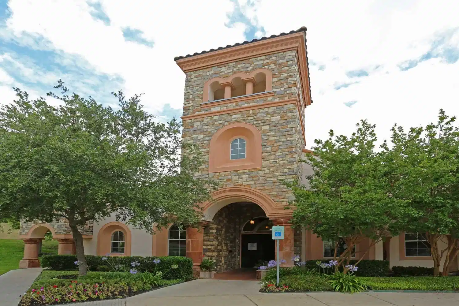Oxford at Sonterra, San Antonio - San Antonio, Texas, United States - Exterior