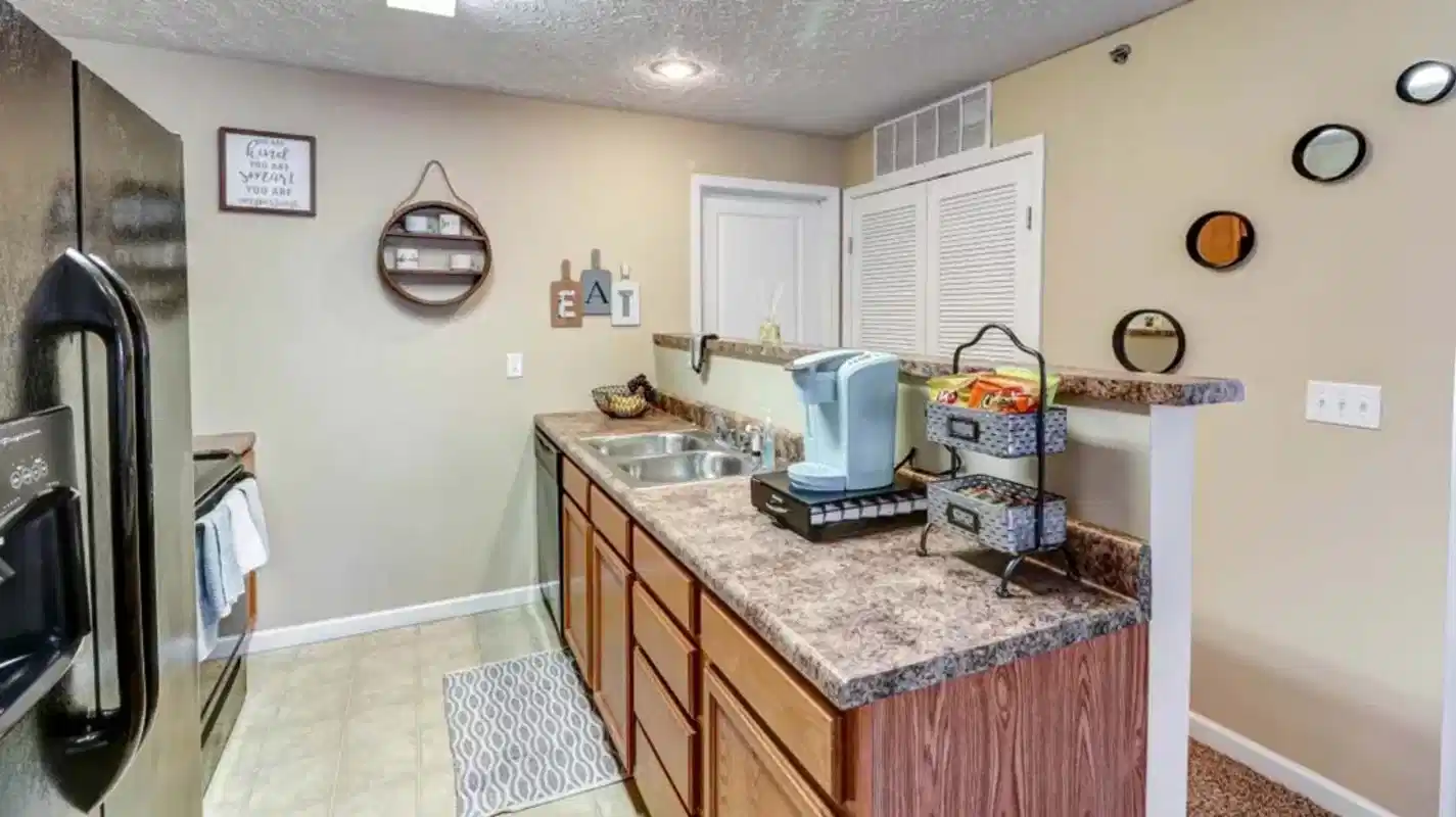 900 on Park Apartments, Carbondale - Carbondale, Illinois, United States - Kitchen