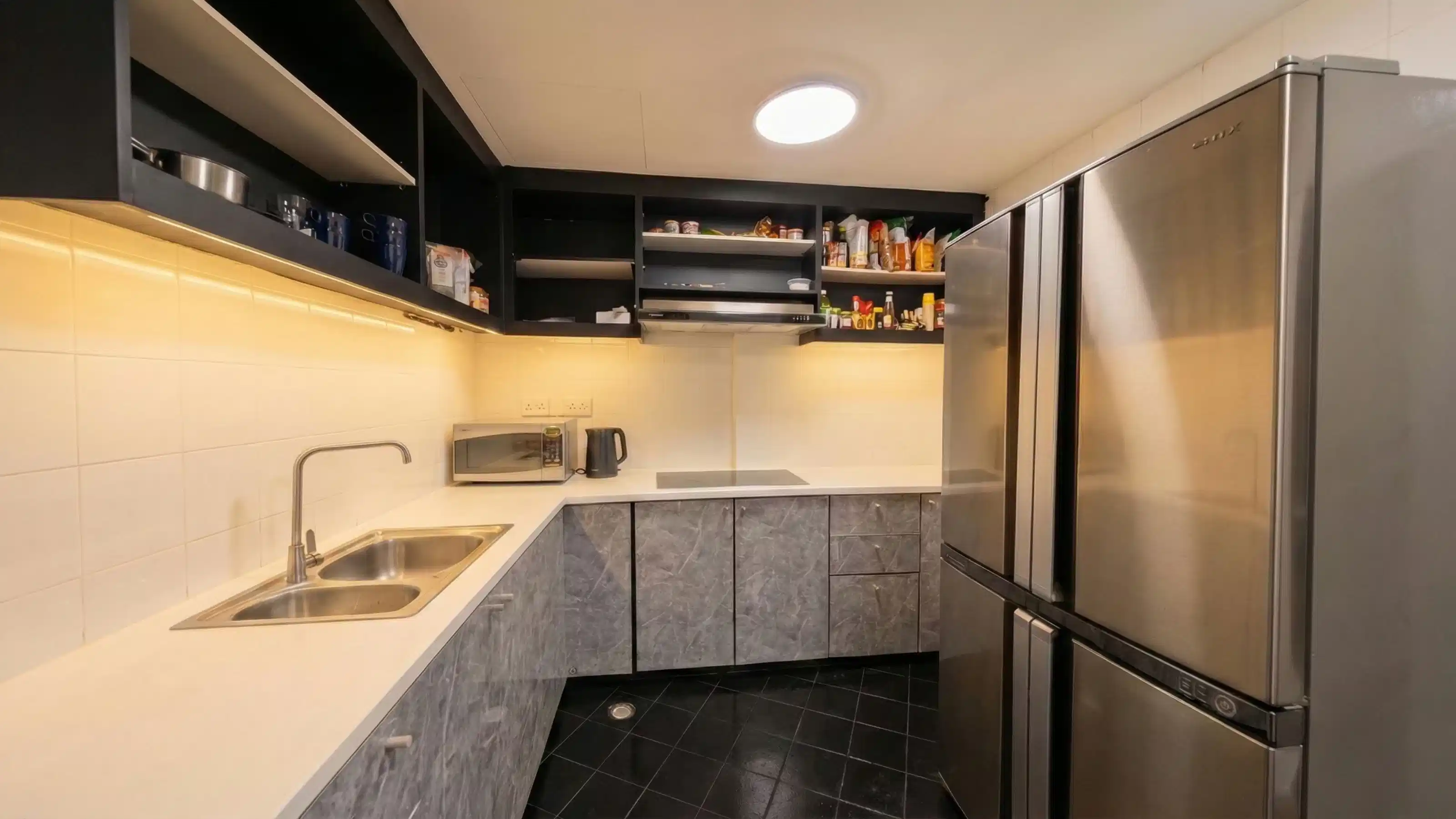 Room in a 6 Bedroom Apartment, 135 Serangoon Ave 3, Singapore 556114 - Singapore, Singapore - Kitchen