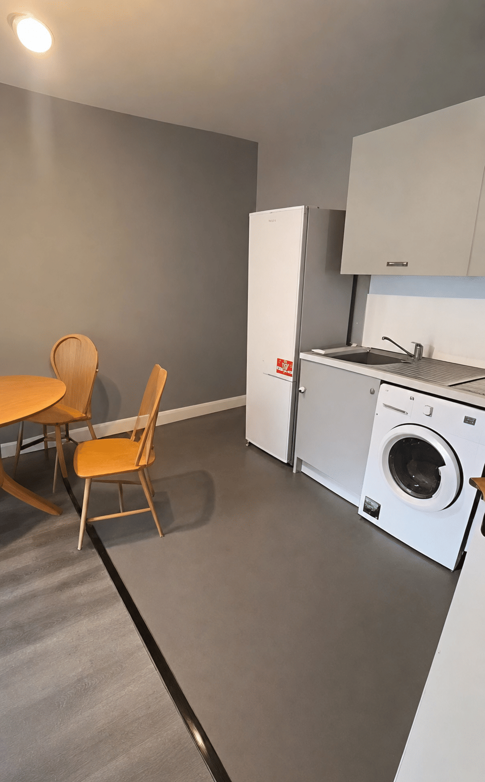 Room in A 2 Bedroom Apartment, 603 The Windmill, Dock Rd, Mountkennet, Limerick V94 W9R9 - Limerick, Ireland - Kitchen