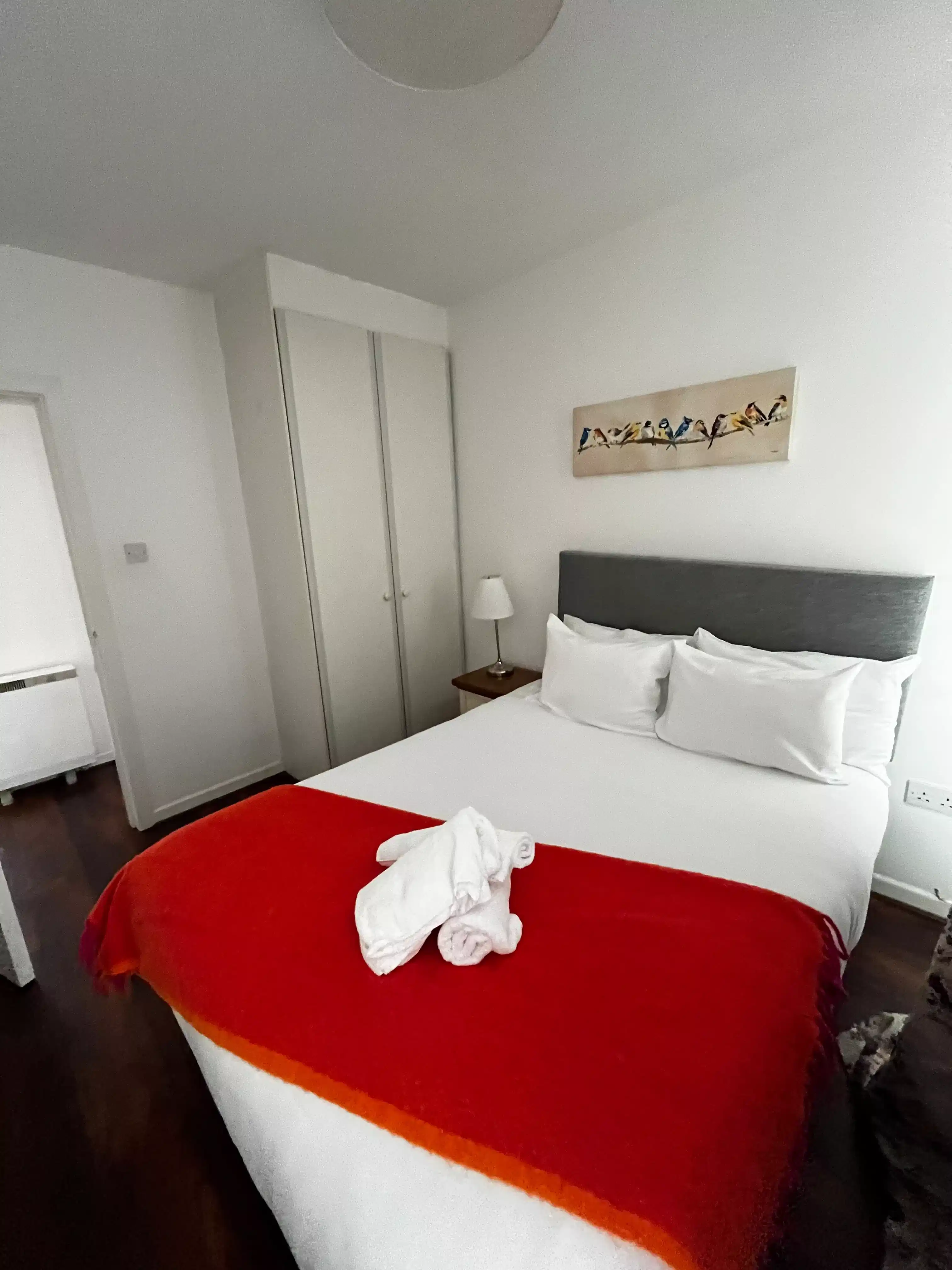 Room in A 2 Bedroom Apartment, Nicholas House, Ardilaun Court, Patrick Street, Dublin 8 D08 YC64 - Dublin, Ireland - Bedroom