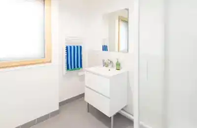 Amenities?w=400&h=260&fit=crop&q=40&auto=format&trim=auto