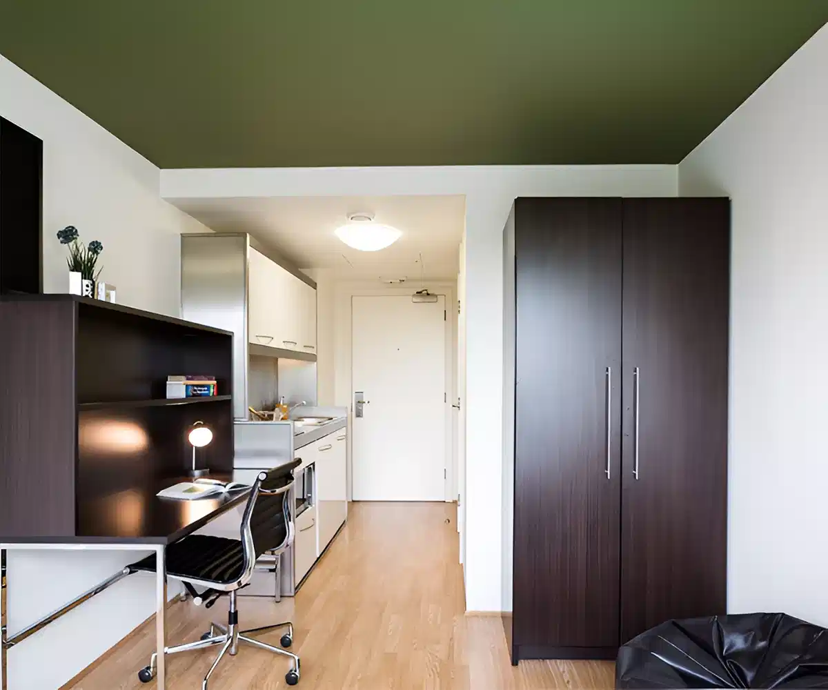 Common Area?w=400&h=260&fit=crop&q=40&auto=format&trim=auto