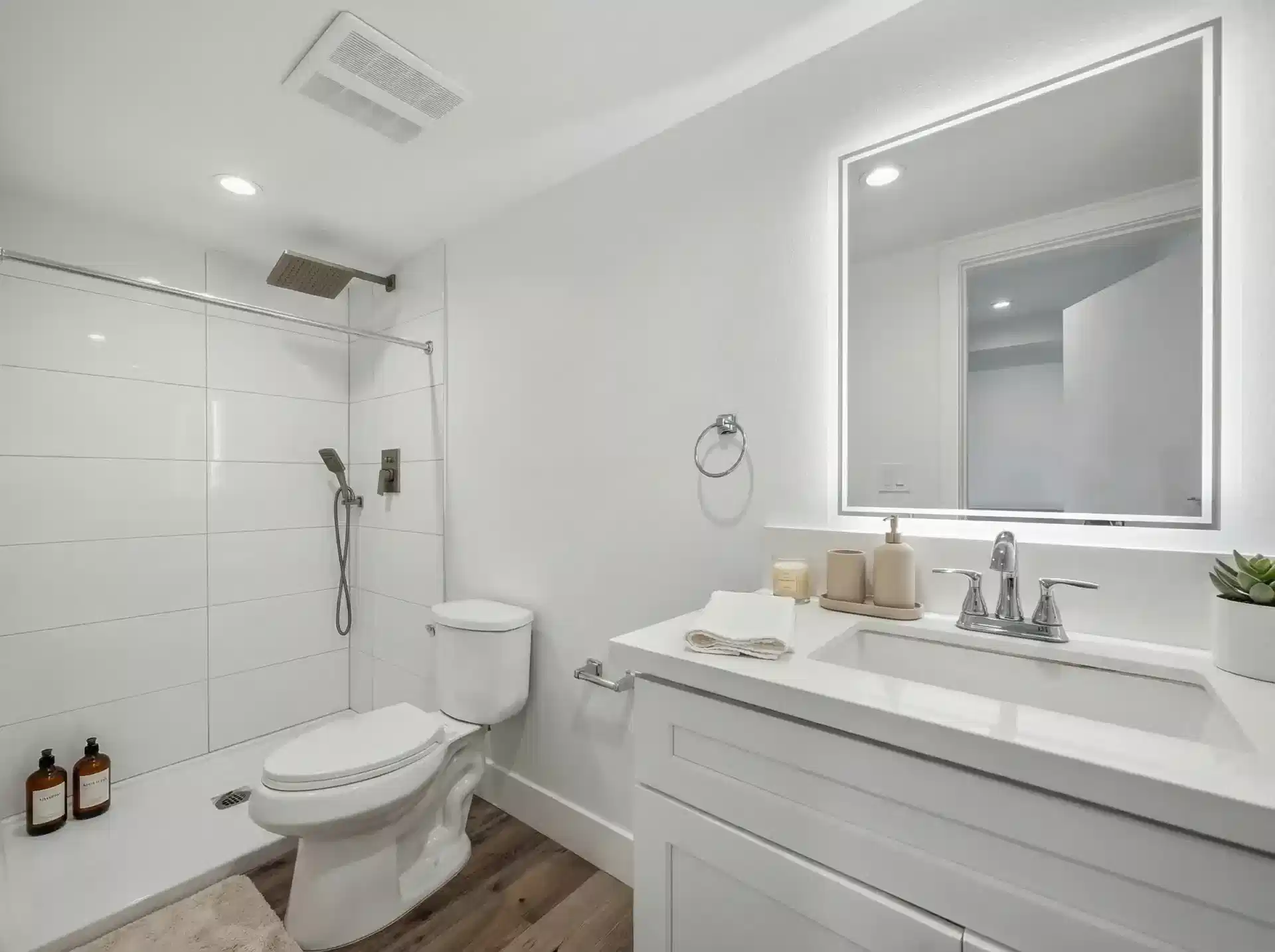 1419 W 35th St, Los Angeles - Los Angeles, California, United States - Bathroom
