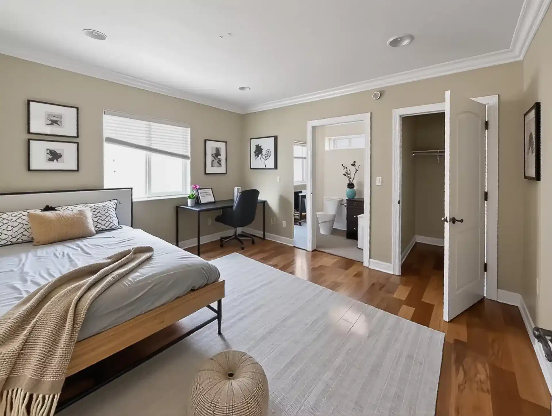 3111 Walton Ave, Los Angeles - Los Angeles, California, United States - Bedroom