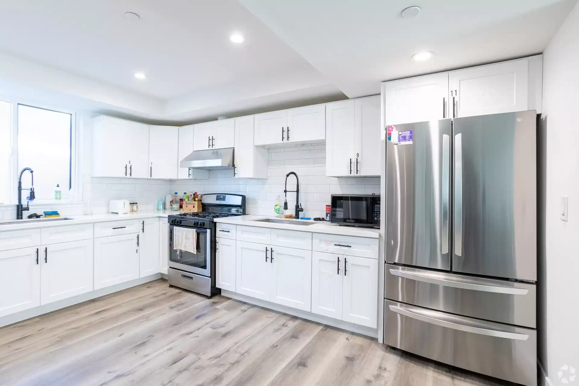1530 W 37th St, Los Angeles - Los Angeles, California, United States - Kitchen