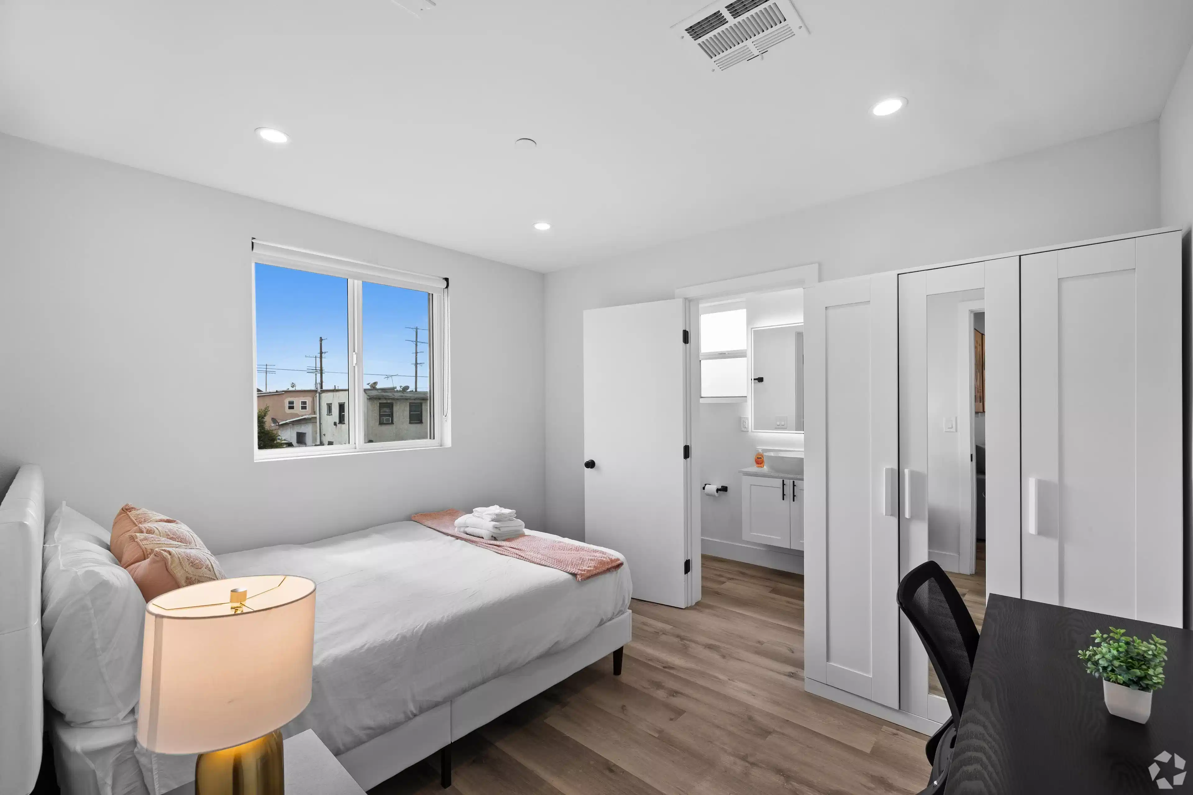3430 Walton Ave, Los Angeles - Los Angeles, California, United States - Bedroom