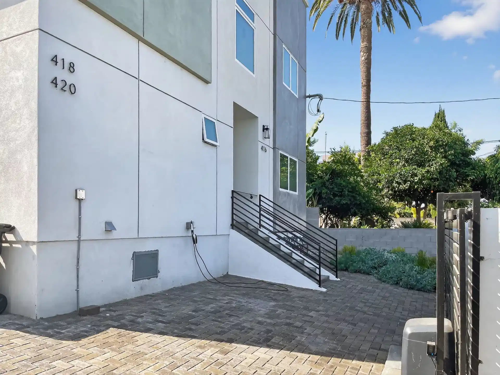 416 N La Fayette Park Pl, Los Angeles - Los Angeles, California, United States - Exterior