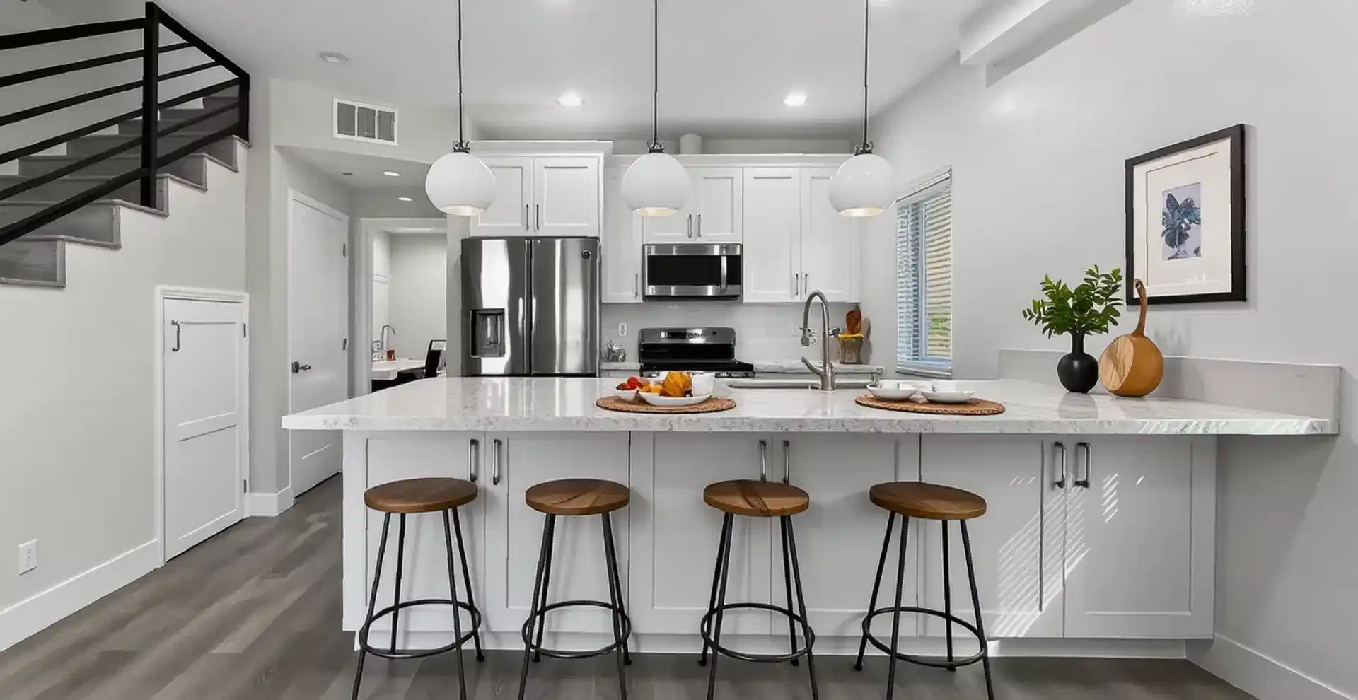Amenities?w=400&h=260&fit=crop&q=40&auto=format&trim=auto