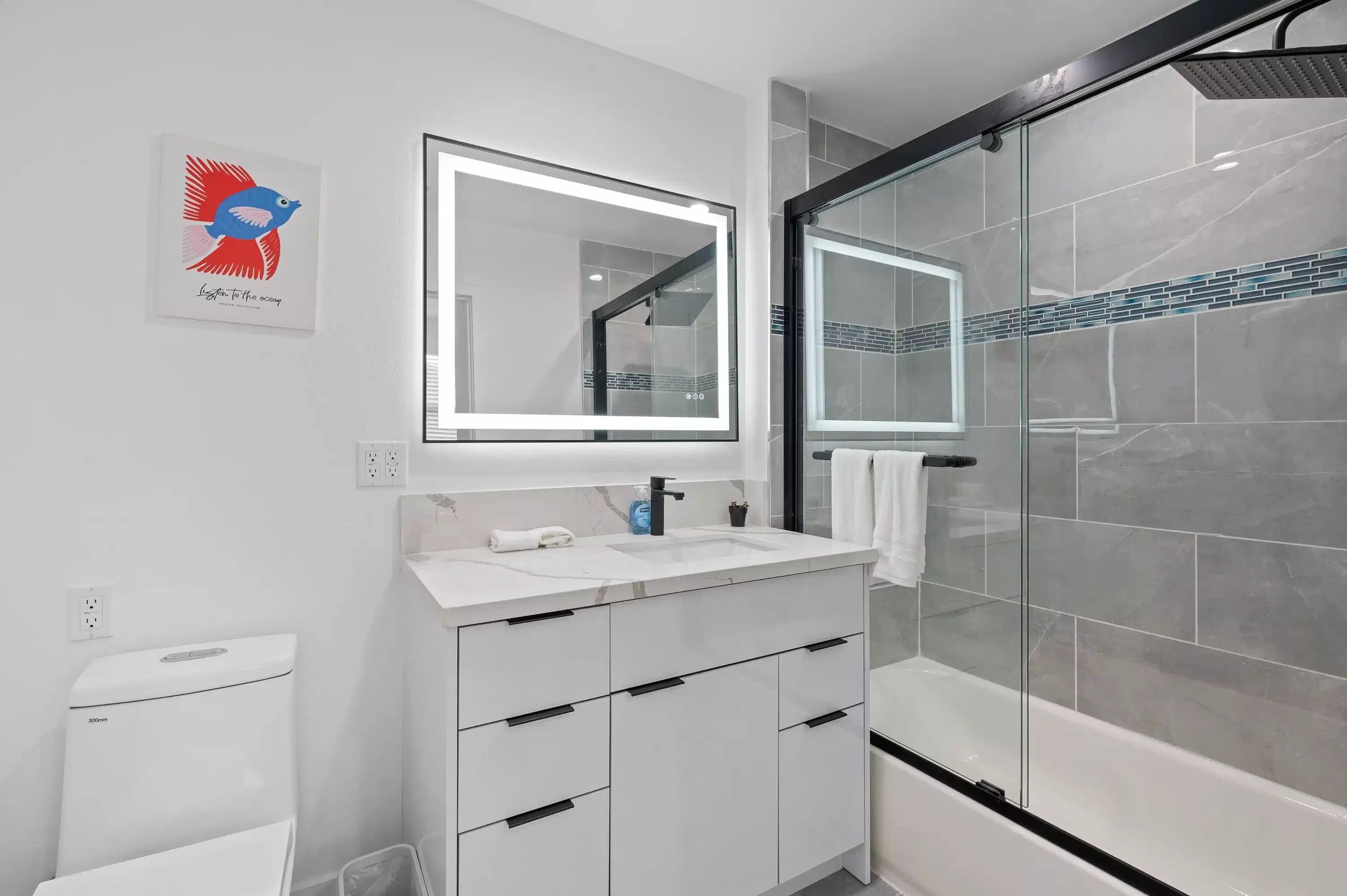 1270 Rolland Curtis Pl, Los Angeles - Los Angeles, California, United States - Bathroom