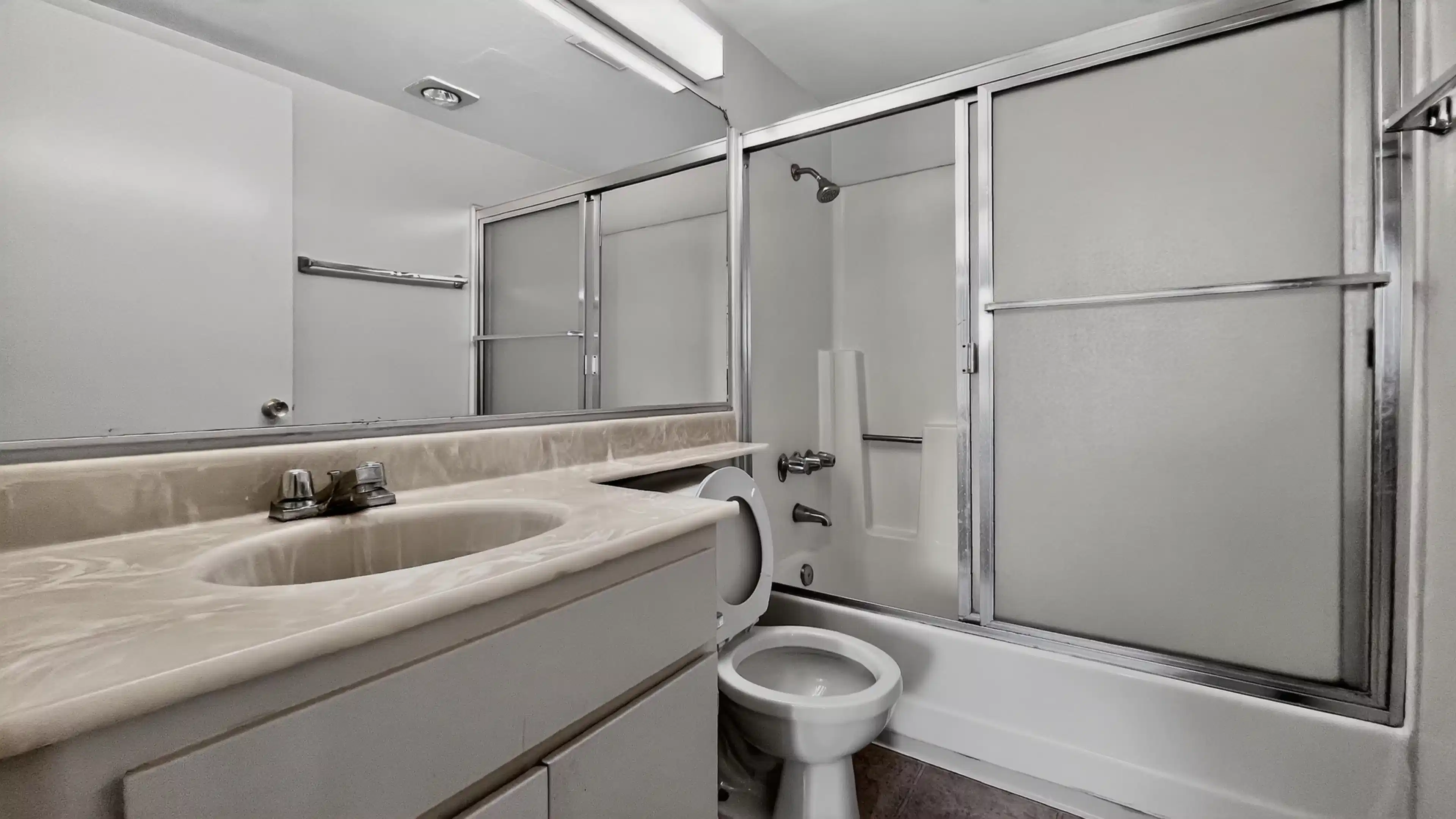 512 Veteran Ave, Los Angeles - Los Angeles, California, United States - Bathroom