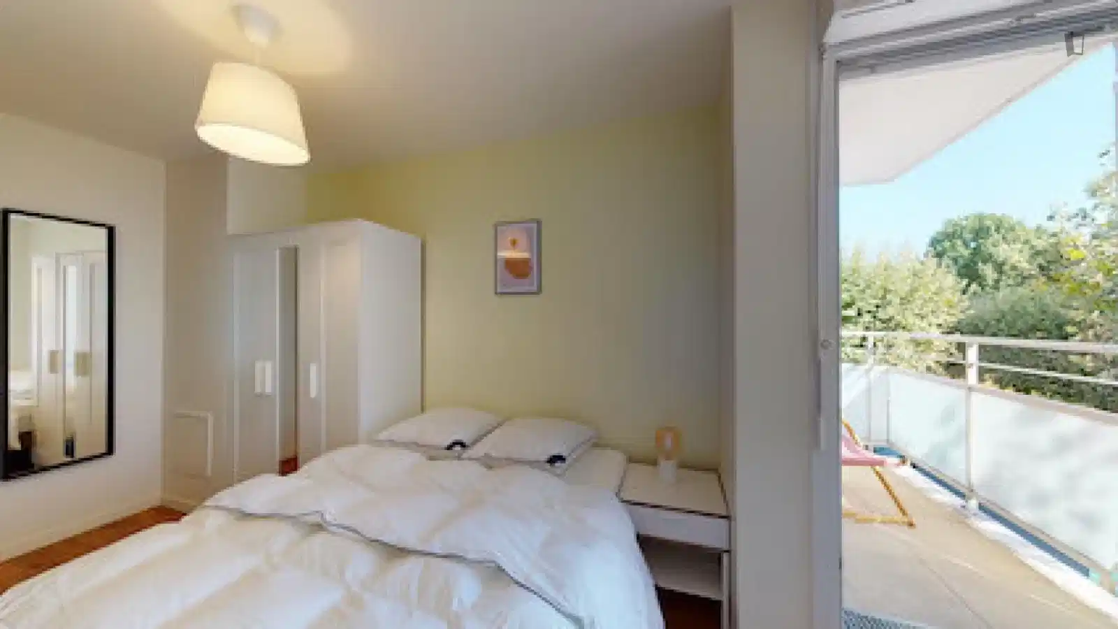 Common Area?w=400&h=260&fit=crop&q=40&auto=format&trim=auto