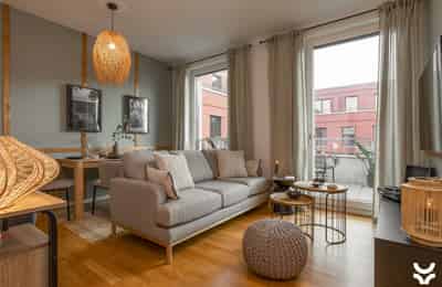 Amenities?w=400&h=260&fit=crop&q=40&auto=format&trim=auto