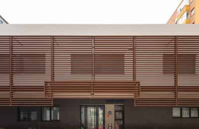 Exterior?w=400&h=260&fit=crop&q=40&auto=format&trim=auto