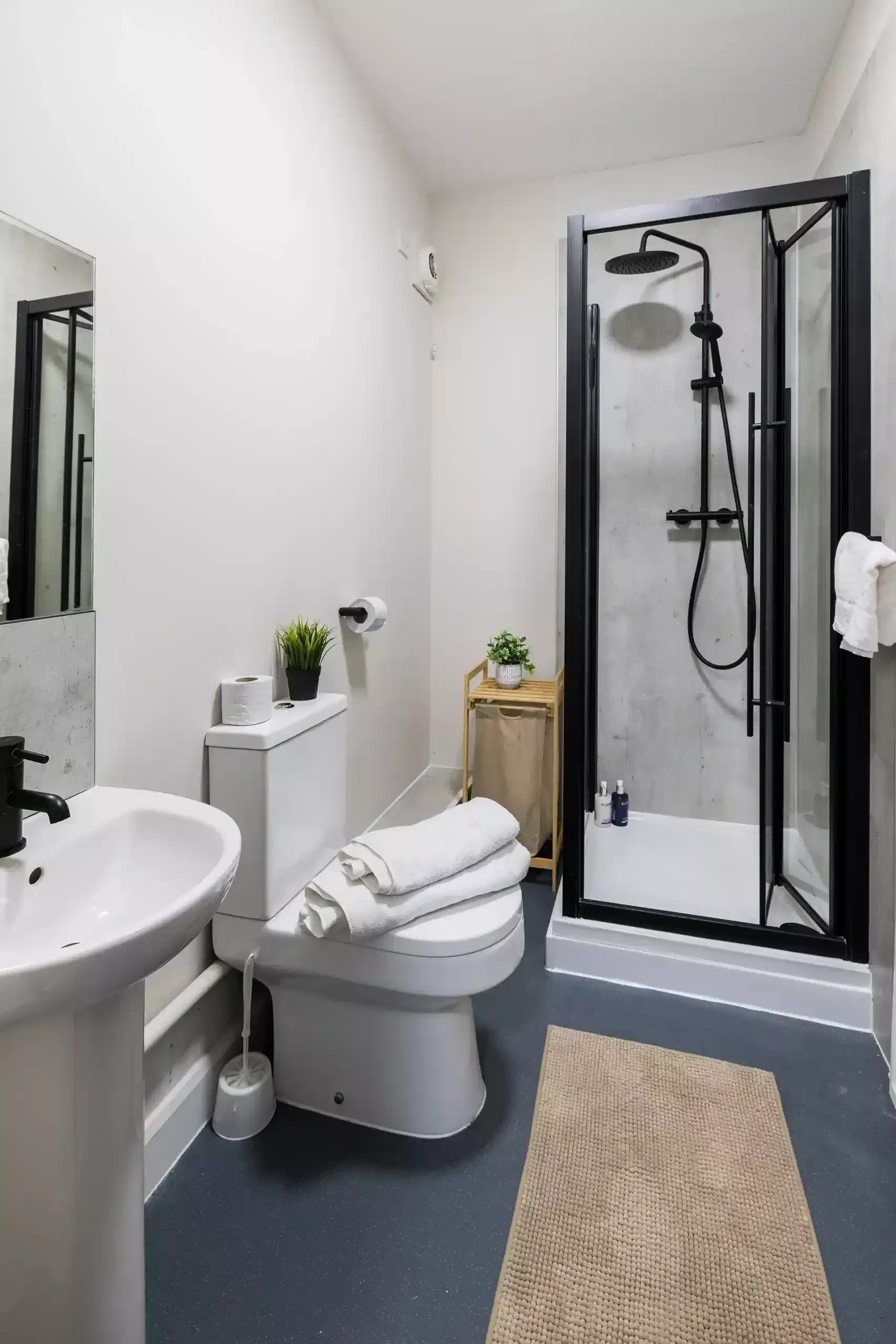 Lyon Street Terrace, Dundee - Dundee, Scotland, United Kingdom - Bathroom