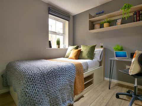Essential 1 Bed Apartment - Bedroom