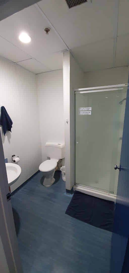 5 Bedroom : 2 Bathroom - Amenities?w=400&h=260&fit=crop&q=40&auto=format&trim=auto