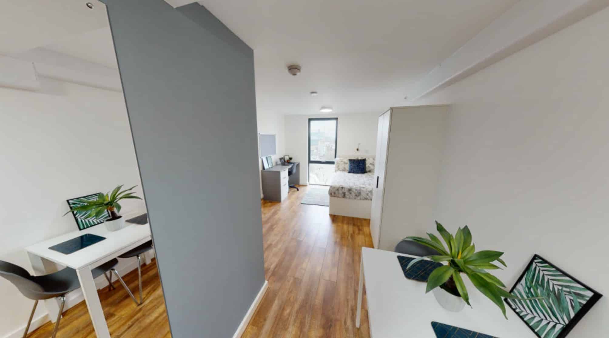 Amenities?w=400&h=260&fit=crop&q=40&auto=format&trim=auto