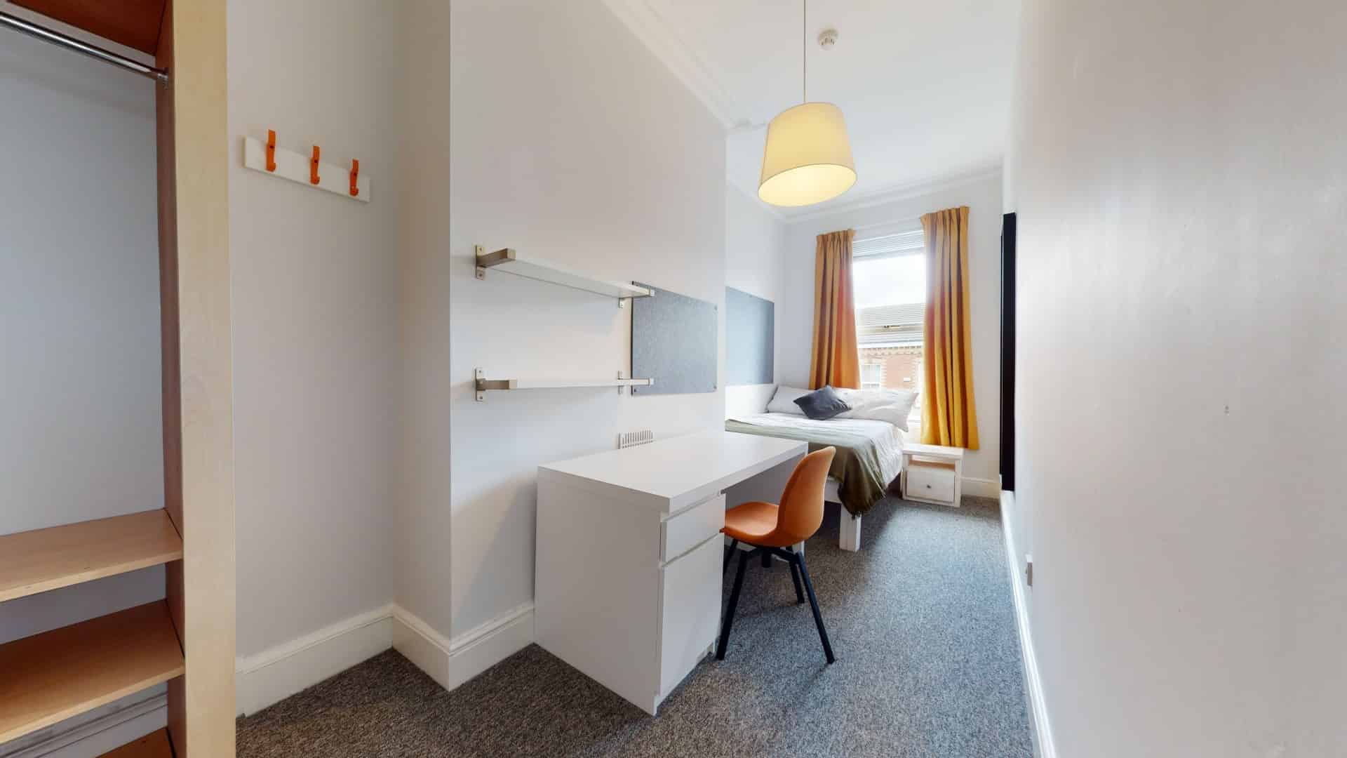 Common Area?w=400&h=260&fit=crop&q=40&auto=format&trim=auto