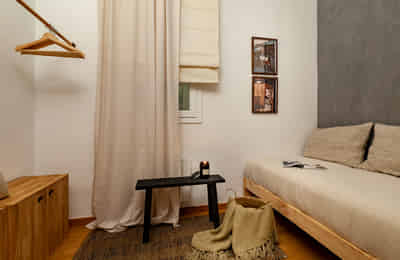 Amenities?w=400&h=260&fit=crop&q=40&auto=format&trim=auto
