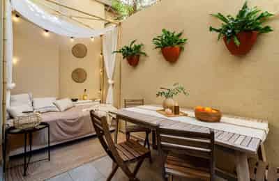 Amenities?w=400&h=260&fit=crop&q=40&auto=format&trim=auto