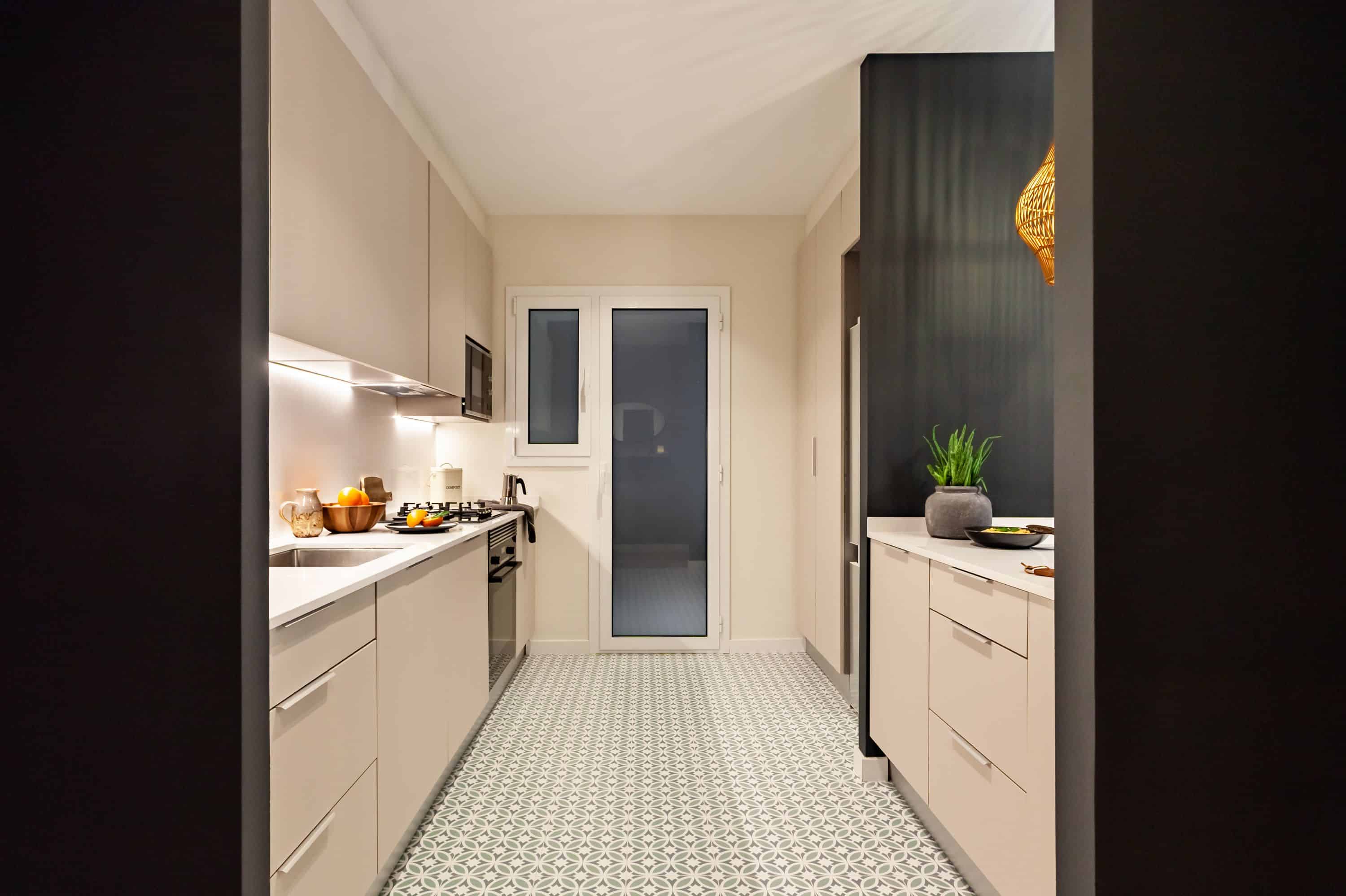 Common Area?w=400&h=260&fit=crop&q=40&auto=format&trim=auto