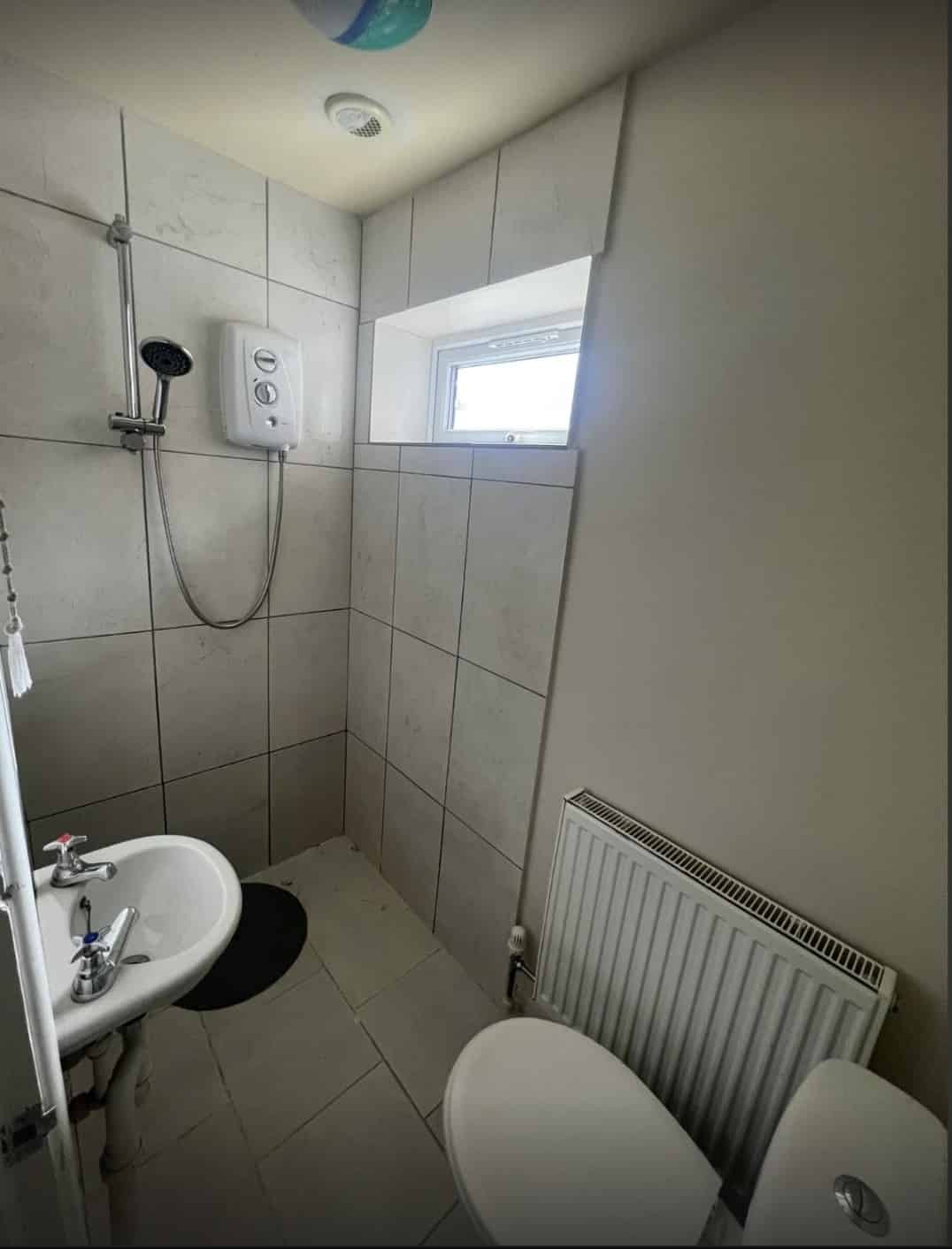 1 Bedroom Apartment - Room?w=400&h=260&fit=crop&q=40&auto=format&trim=auto
