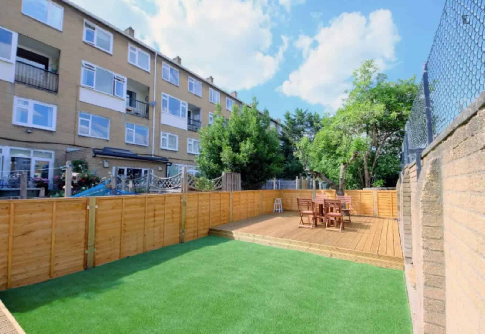 Room in a 4 Bedroom Apartment, Cheshire St, London - London, England, United Kingdom - Exterior