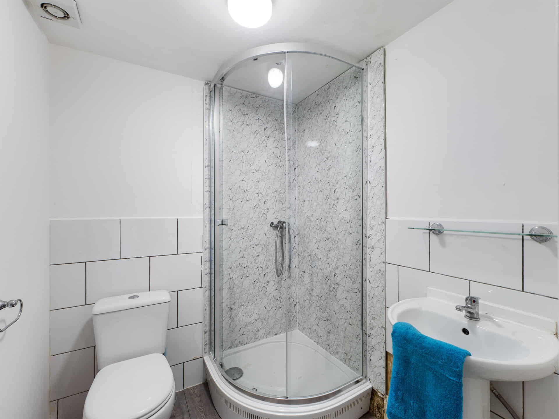 6 Bedroom 2 Bathroom Apartment (1) - Bedroom?w=400&h=260&fit=crop&q=40&auto=format&trim=auto