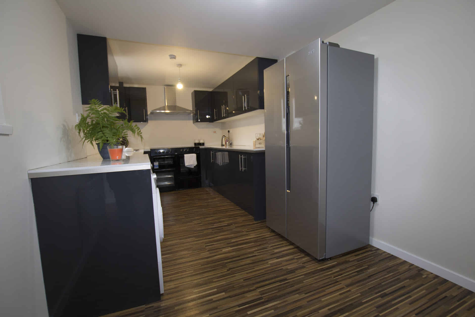 Deramore Street M14, Manchester - Manchester, England, United Kingdom - 6 Bedroom 2 Bathroom Apartment - Kitchen