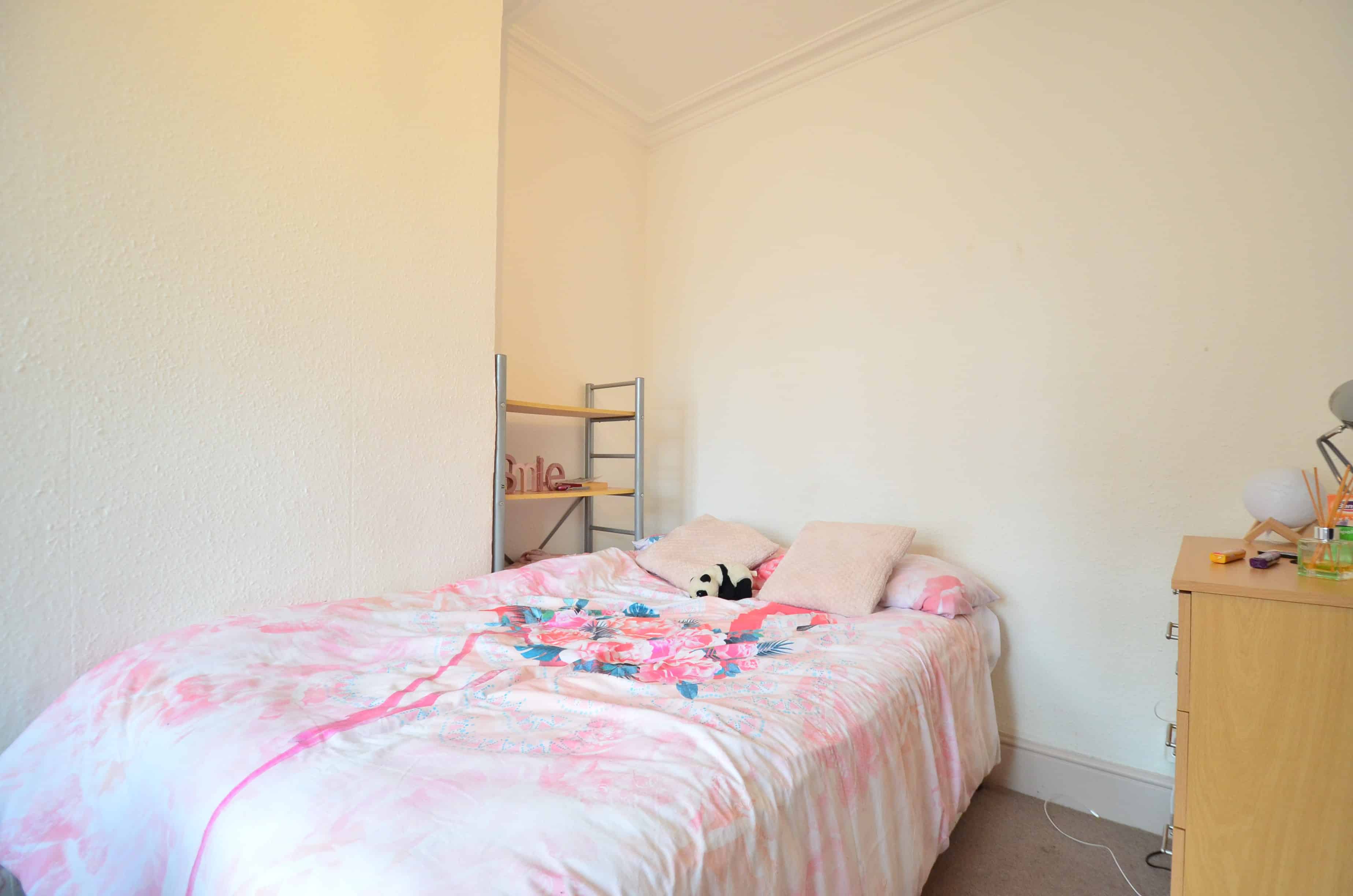4 BR On Westminster Road, Birmingham - Birmingham, England, United Kingdom - 4 Bedrooms 1 Bathroom Apartment - Bedroom