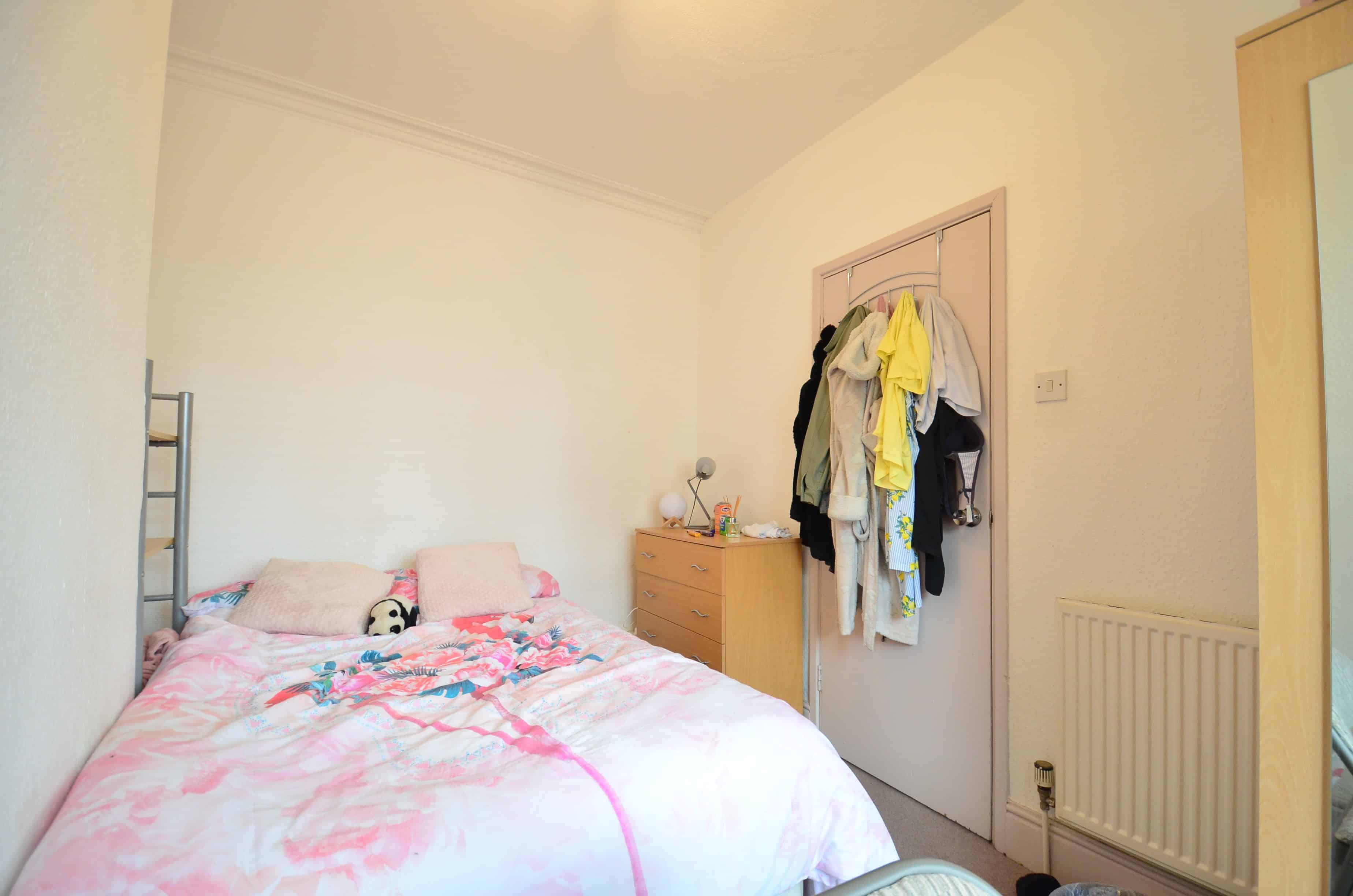 4 BR On Westminster Road, Birmingham - Birmingham, England, United Kingdom - 4 Bedrooms 1 Bathroom Apartment - Bedroom