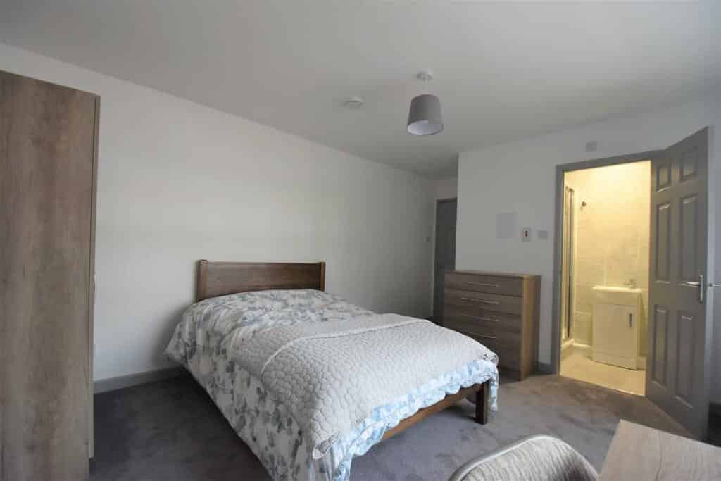 5 Bedroom Apartment, 59 Cadnam, Harborne, Birmingham B17 0PX - Birmingham, England, United Kingdom - 5 Bedroom Apartment - Bedroom