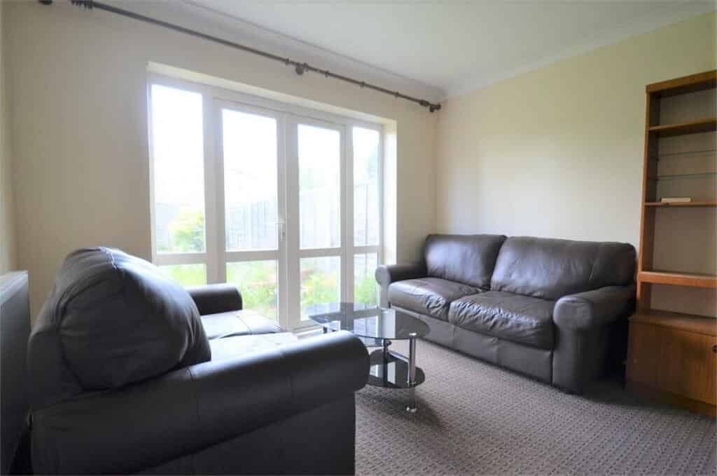 5 Bedroom Apartment,137 Gibbins Road, Selly Oak, Birmingham B29 6PW - Birmingham, England, United Kingdom - 5 Bedroom 2 Bathroom Apartment - Common Area