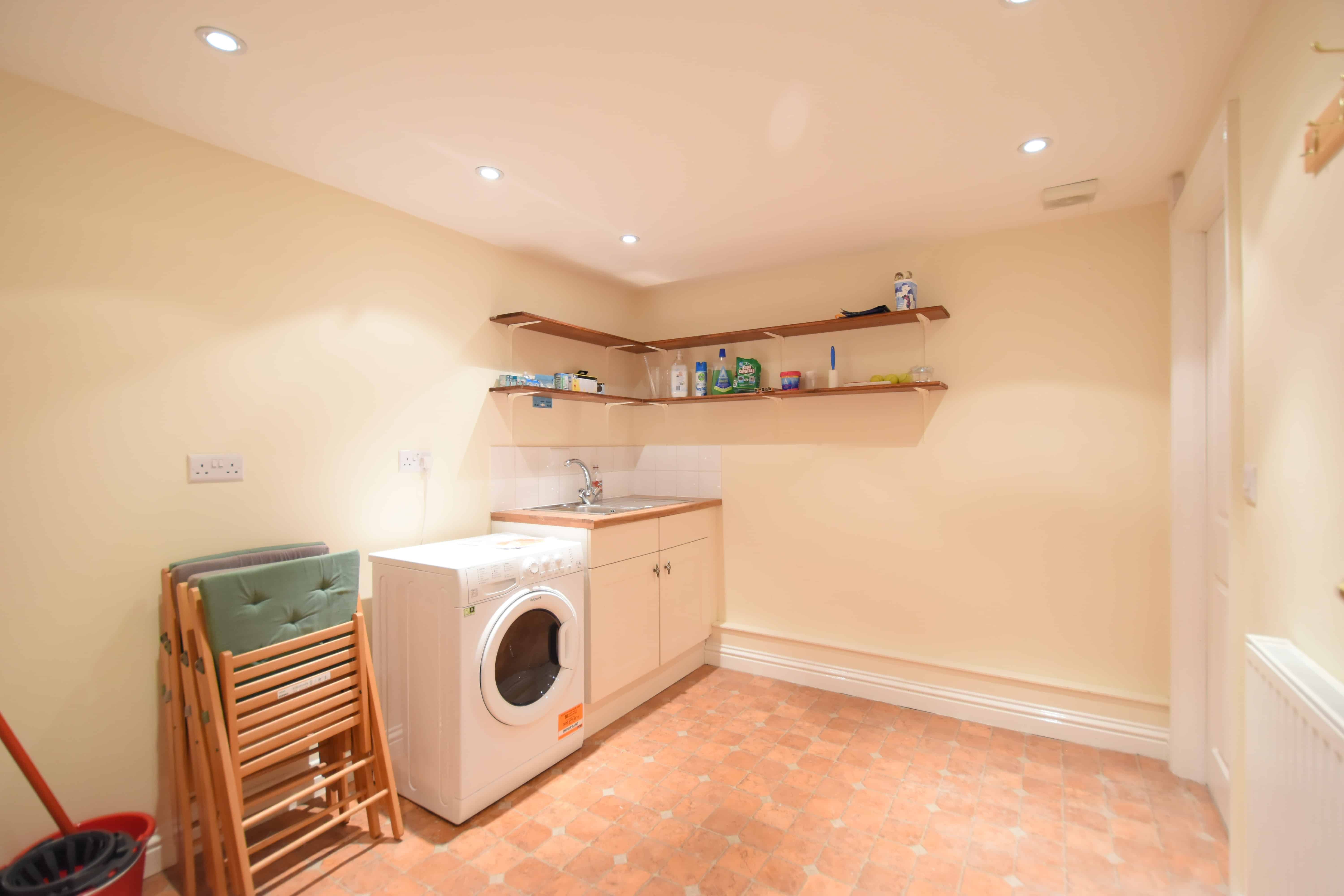4 Bedroom Apartment, 57 West Drive, Edgbaston, Birmingham B5 7RR - Birmingham, England, United Kingdom - Amenities