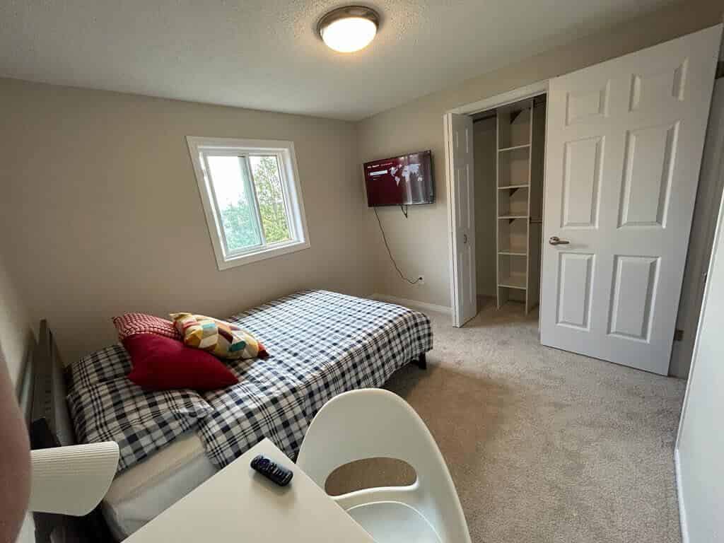 Liwinco Waterloo, Waterloo - Waterloo, Ontario, Canada - Deluxe Room - Bedroom