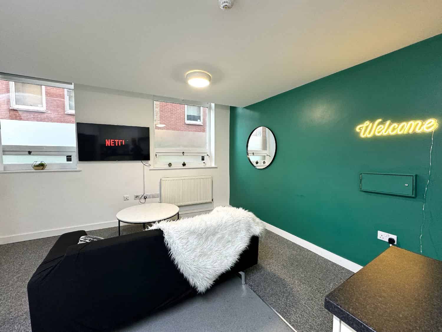 4 Bedroom 1 Bathroom Apartment  - Bedroom?w=400&h=260&fit=crop&q=40&auto=format&trim=auto