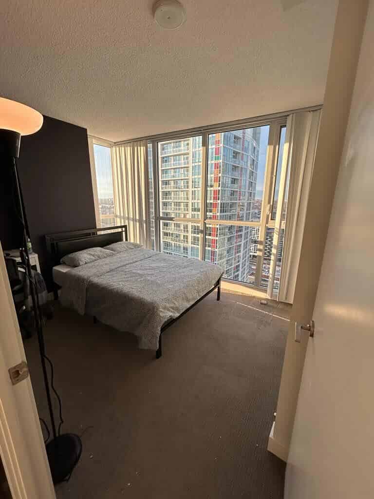 Liwinco 75 Queens Wharf Rd, Toronto - Toronto, Ontario, Canada - Deluxe Room - Bedroom