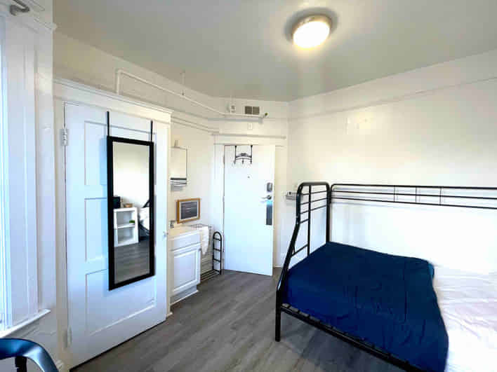 Kitchen?w=400&h=260&fit=crop&q=40&auto=format&trim=auto