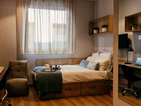 Studio With Kitchenette - Bedroom
