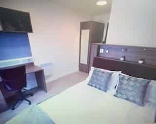 Amenities?w=400&h=260&fit=crop&q=40&auto=format&trim=auto