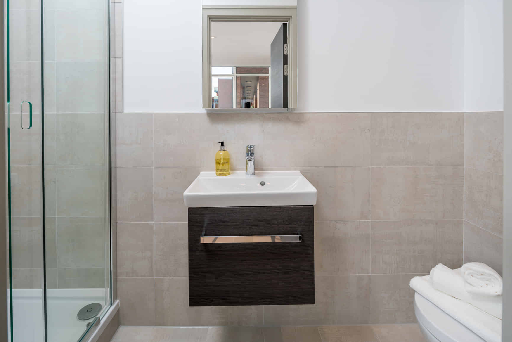 Lawrence Road 9, London - London, England, United Kingdom - Studio Flat - Bathroom