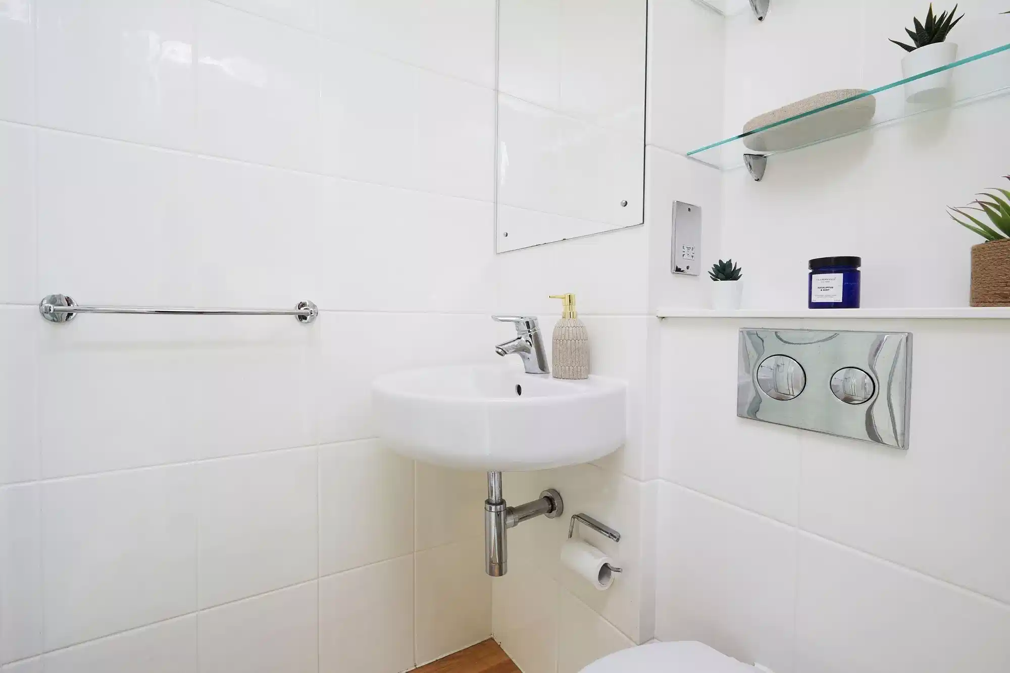 Amenities?w=400&h=260&fit=crop&q=40&auto=format&trim=auto