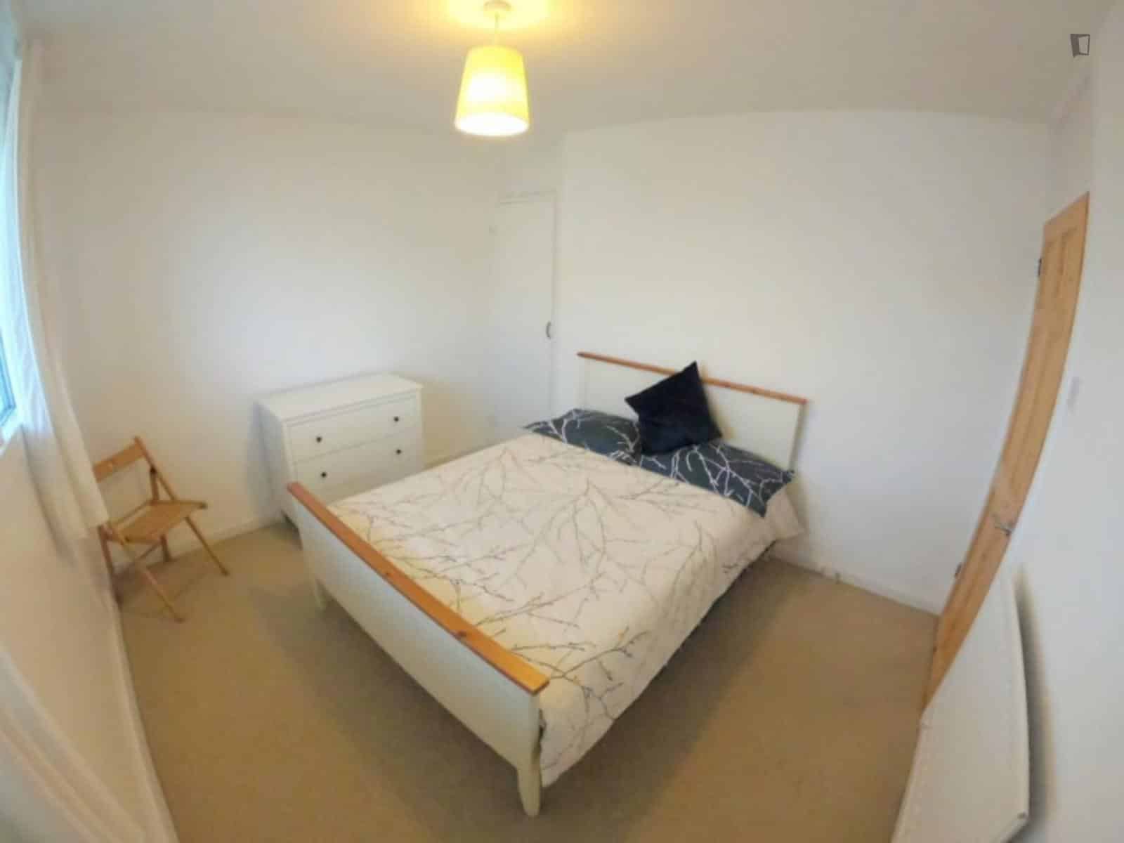 3 Bed - 1 Bath - Bedroom?w=400&h=260&fit=crop&q=40&auto=format&trim=auto